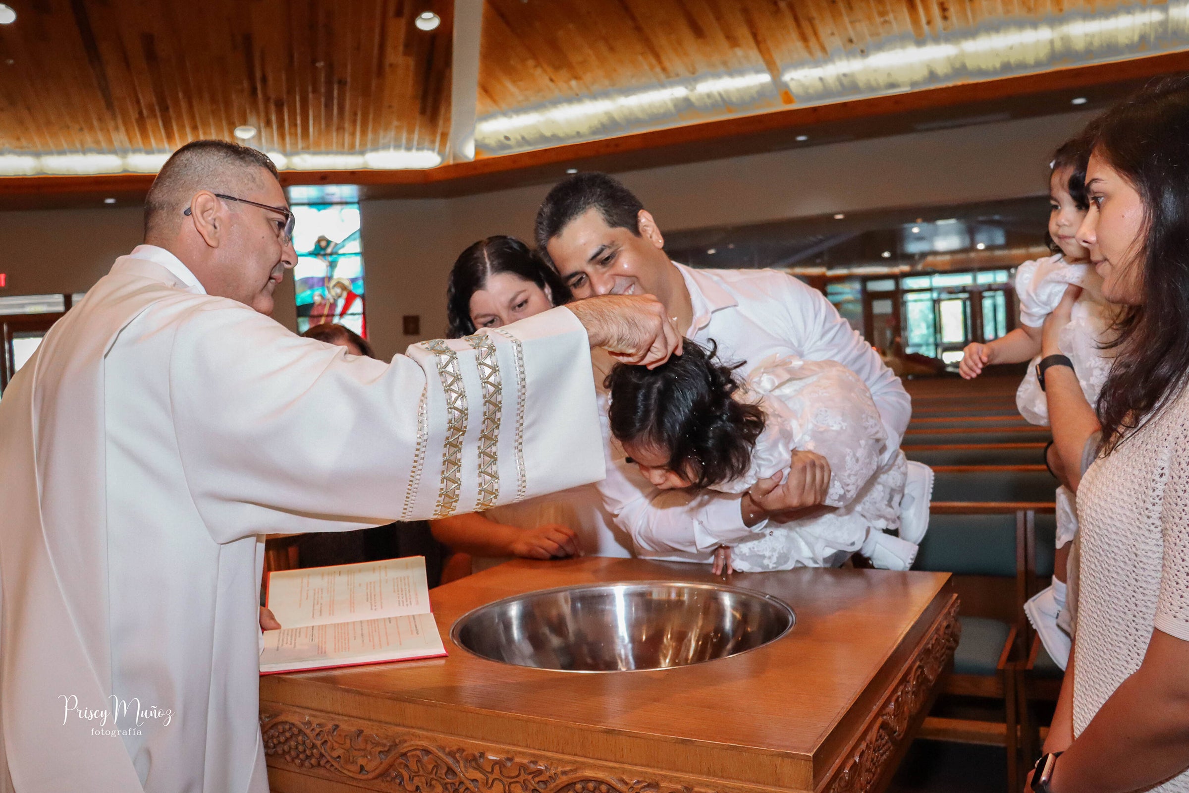 Best gift a child can receive is faith, pope says at baptisms- Detroit  Catholic, image size:2400x1600